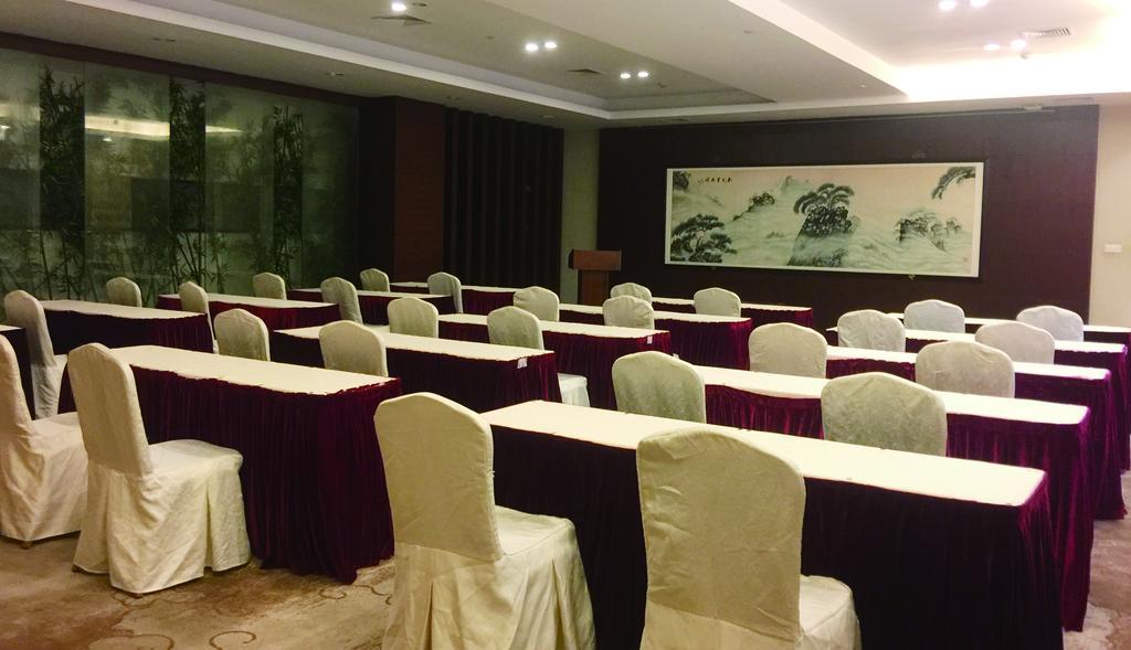 Rosedale Hotel & Resorts Suzhou Суджоу Екстериор снимка